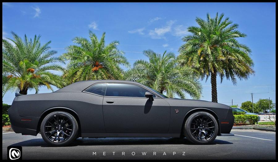  Dodge Challenger Hellcat SRT by MetroWrapz 2016 года  (фото 3 из 8)
